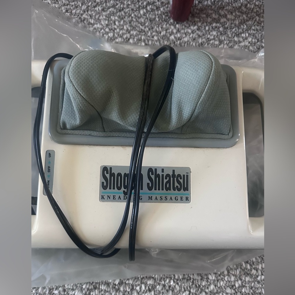 Shogun Shiatsu Kneading Massager - Light Gray/White